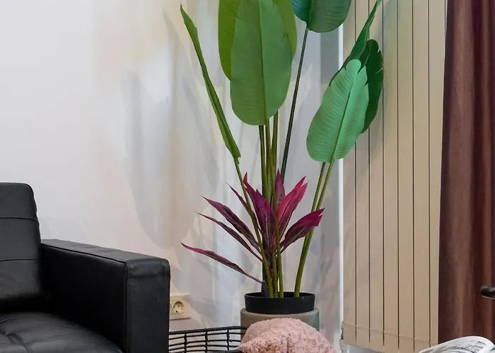 Downtown Is My Place - 4br - Balcony Daire Bükreş
