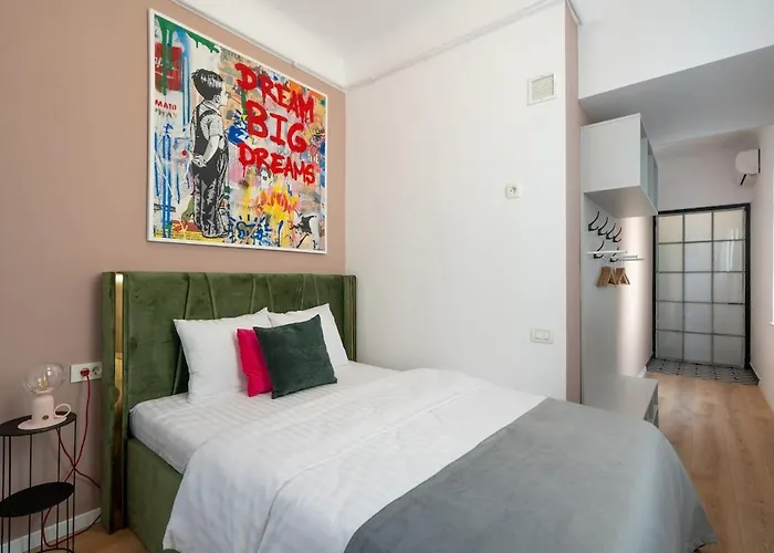 Downtown Is My Place - 4br - Balcony Bükreş