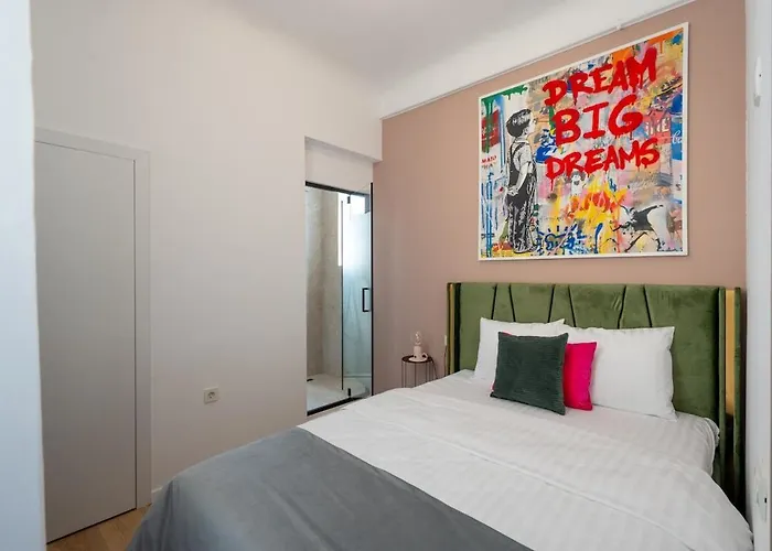 Downtown Is My Place - 4br - Balcony Bükreş