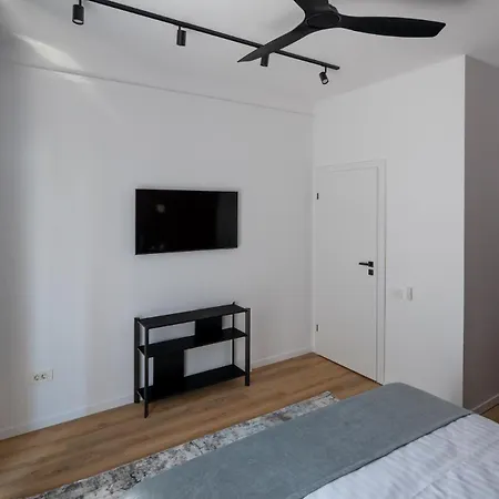 Downtown Is My Place - 4br - Balcony * Βουκουρέστι