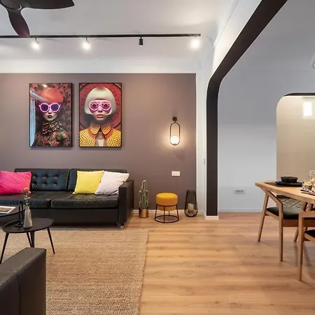 Διαμέρισμα Downtown Is My Place - 4br - Balcony