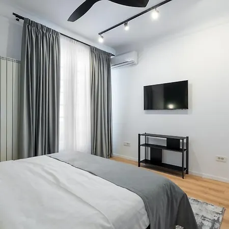 Downtown Is My Place - 4br - Balcony * Бухарест