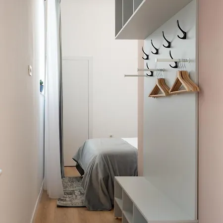 Апартаменты Downtown Is My Place - 4br - Balcony Бухарест