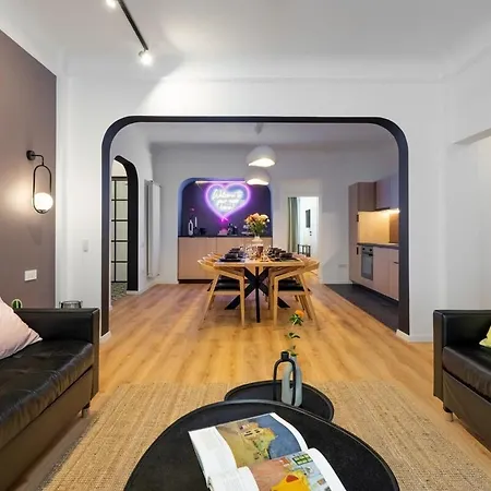 Апартаменты Downtown Is My Place - 4br - Balcony Бухарест