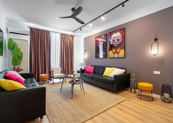 Downtown Is My Place - 4br - Balcony Апартаменти