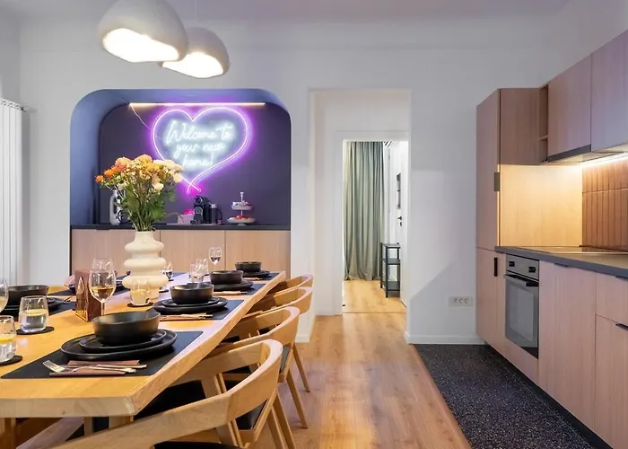 Downtown Is My Place - 4br - Balcony Apartment