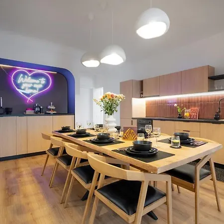 Downtown Is My Place - 4br - Balcony * Bukarest